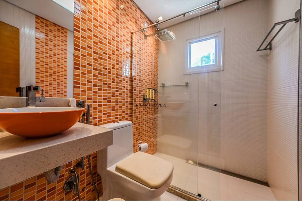 Casa 5 dormitórios no bairro Menino Deus