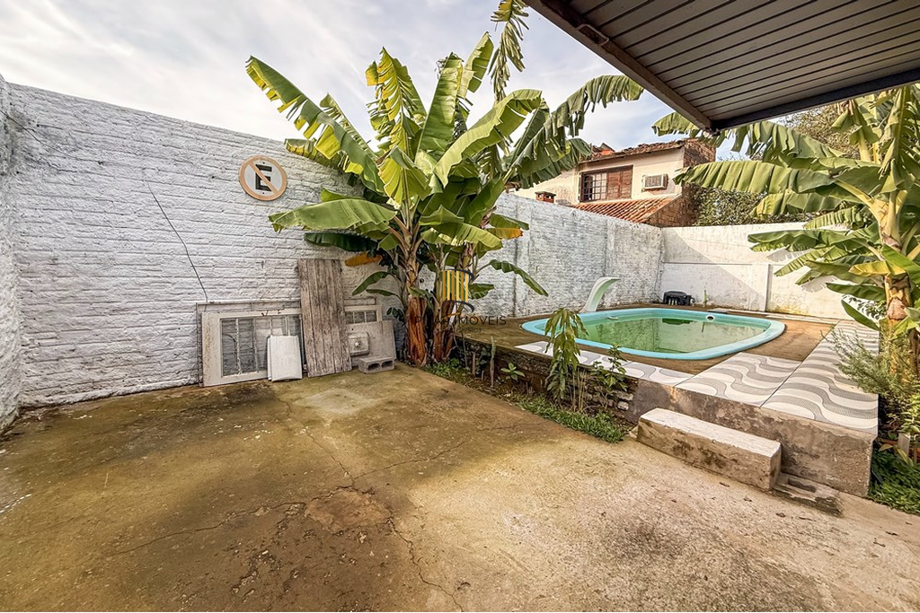 Casa 6 dormitórios no bairro Centro