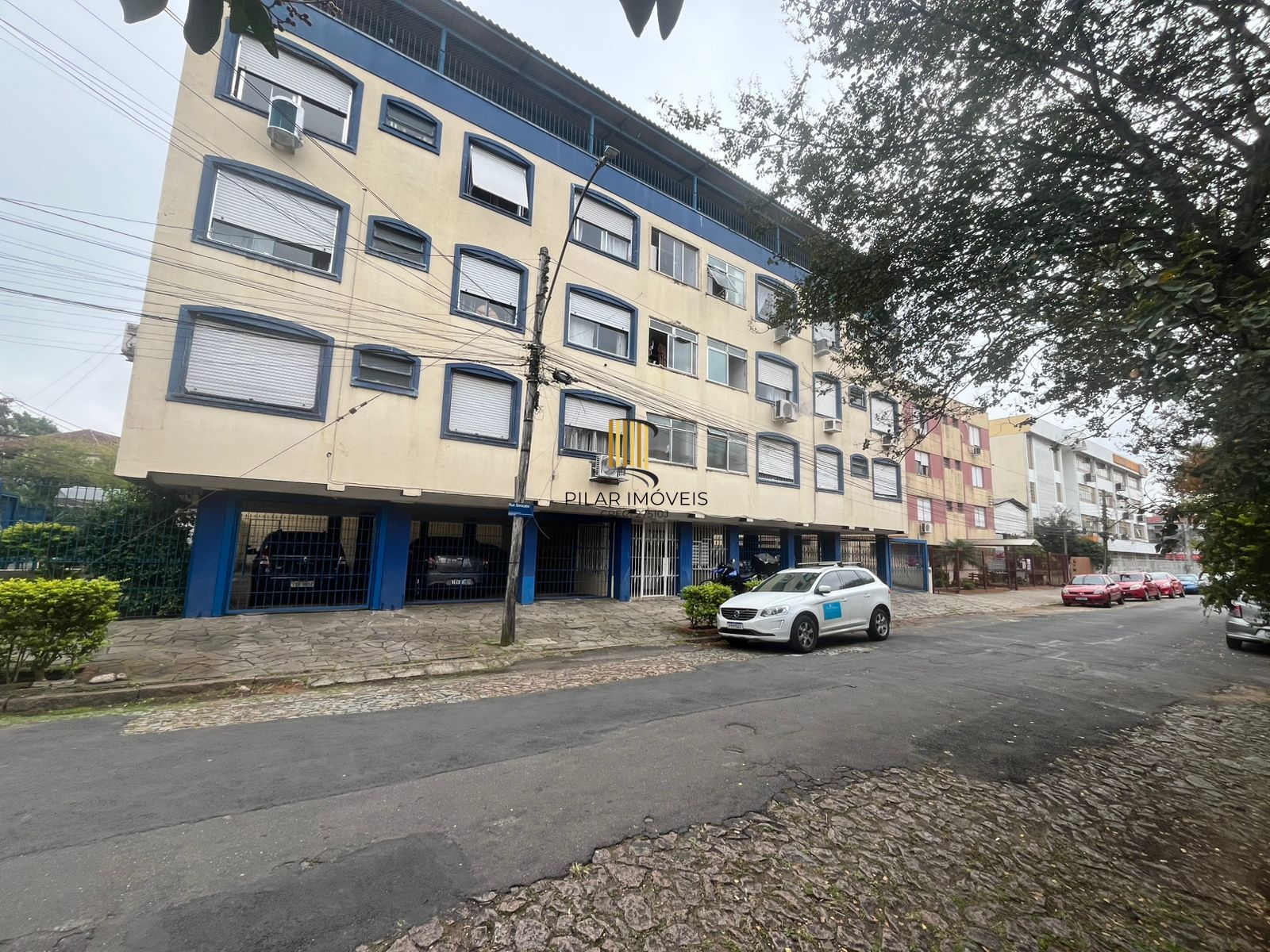 Apto de 02 dorm, mobiliado, transformado em 01 dorm, com vaga no Passo da Areia