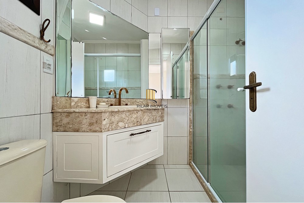 Casa 3 dormitórios no bairro Hípica