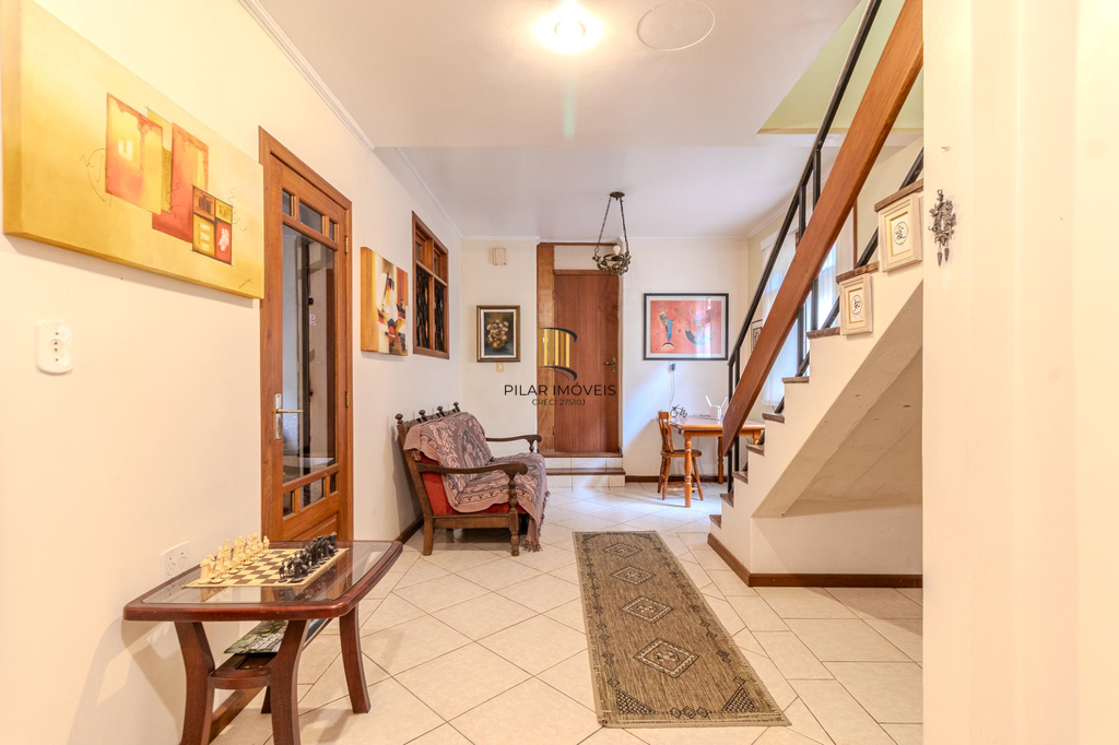 Casa 6 dormitórios no bairro Santana