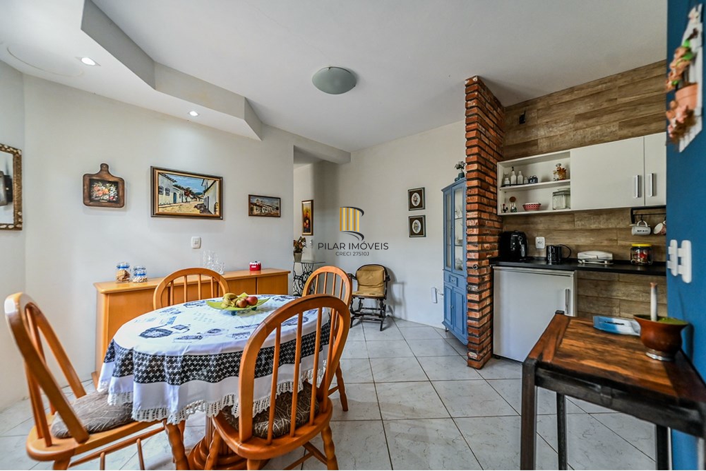 Casa 4 dormitórios no bairro Vila Ipiranga