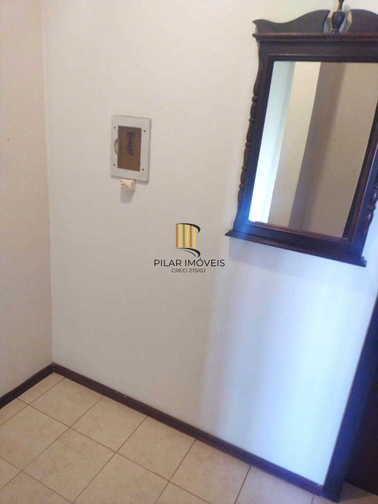 Casa 3 dormitórios no bairro Hípica