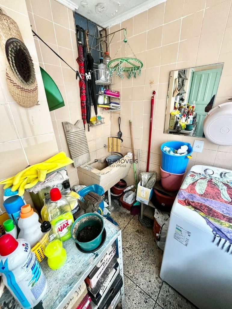 Vende ótimo apto de 02 dormitórios