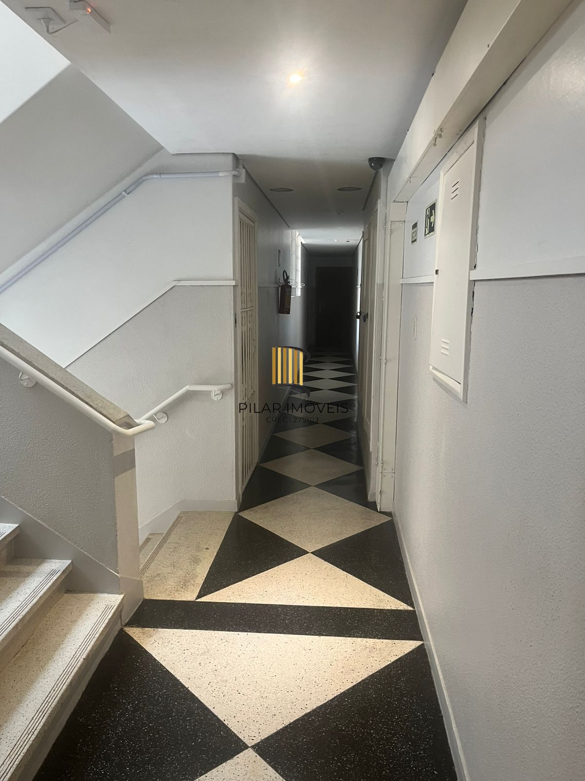 02 dormitórios no Centro, Rua Fernando Machado, com 59,26 m²