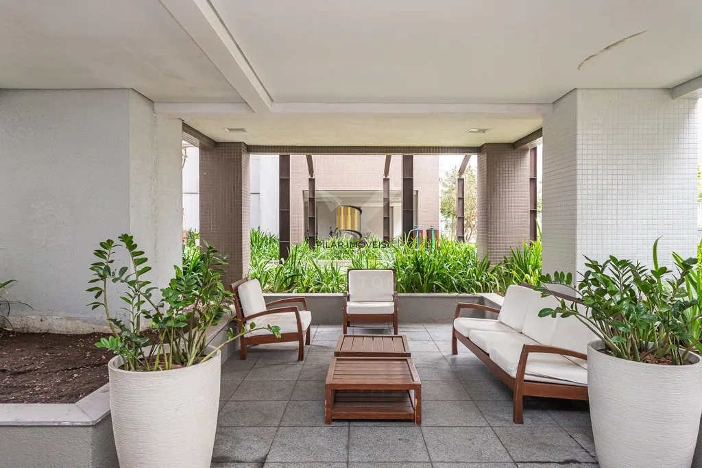 Apartamento 4 dormitórios no bairro Menino Deus