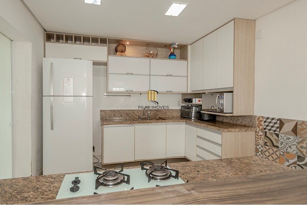 Casa 4 dormitórios no bairro Lomba do Pinheiro