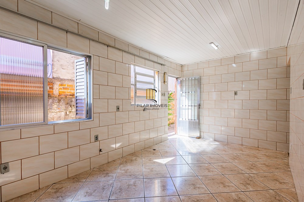 Casa 3 dormitórios no bairro Medianeira