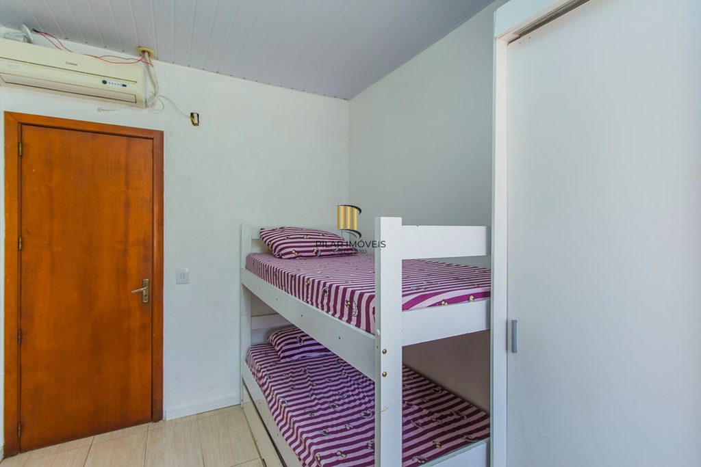 Casa de Condomínio 3 dormitórios no bairro Olaria