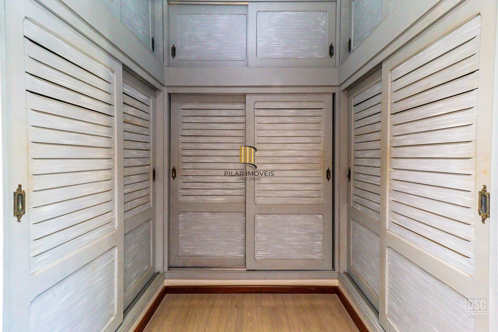 Casa 6 dormitórios no bairro Jardim Planalto