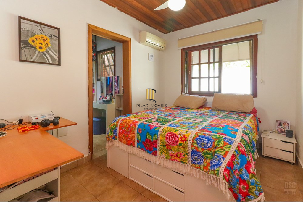 Casa 2 dormitórios no bairro Hípica