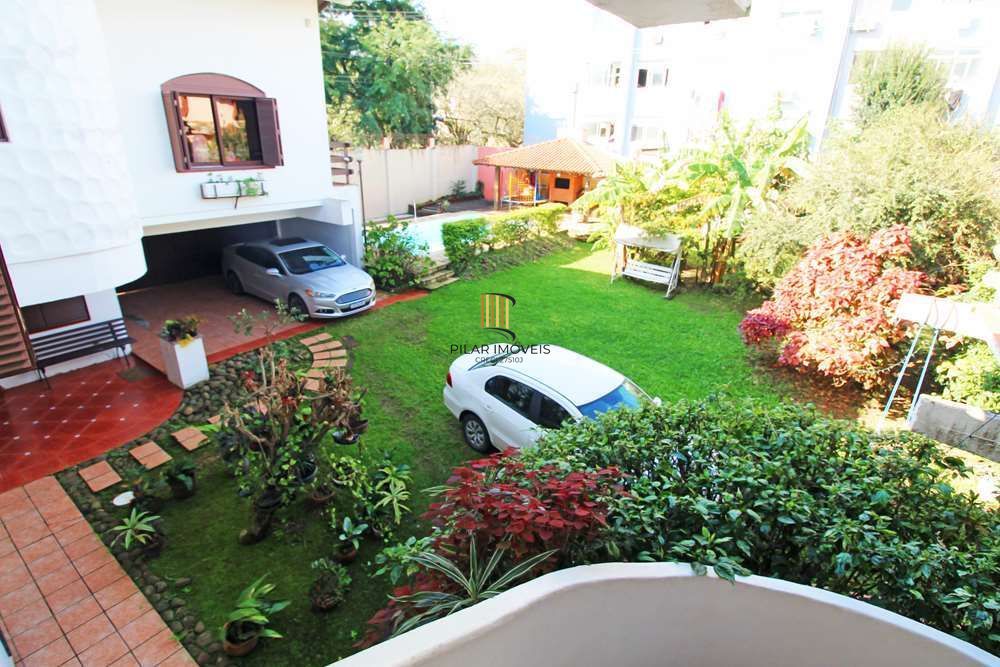 Casa 4 dormitórios no bairro Partenon