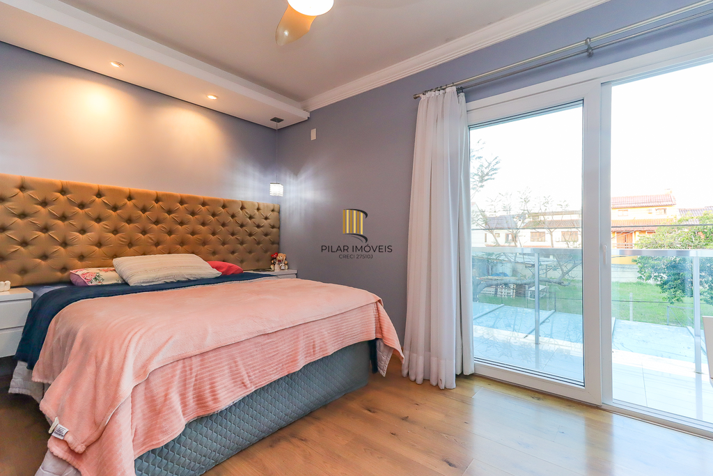 Casa 3 dormitórios no bairro Hípica