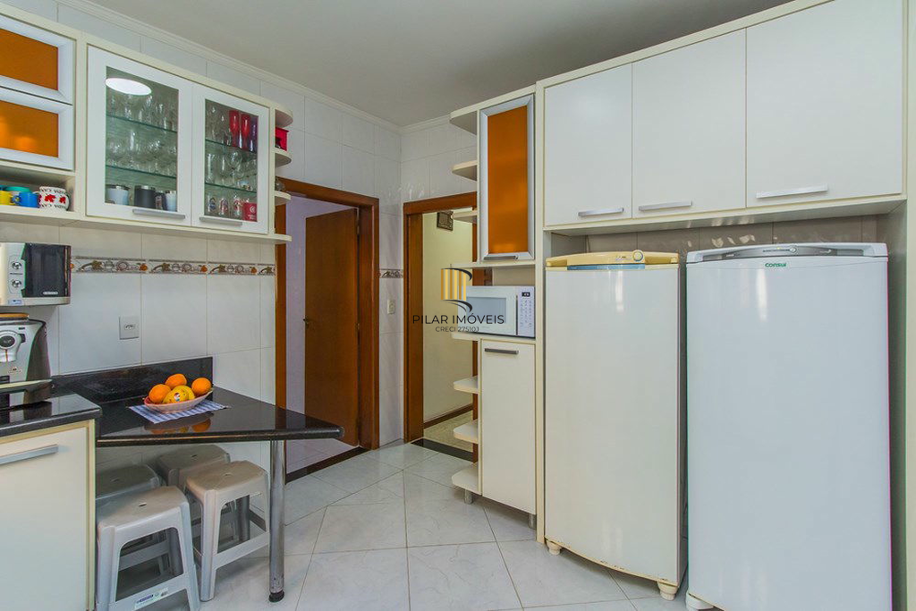 Casa 4 dormitórios no bairro Moinhos de Vento