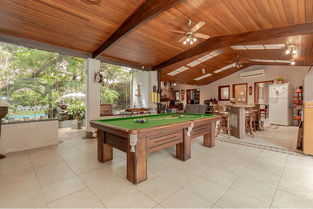 Casa 4 dormitórios no bairro Ipanema