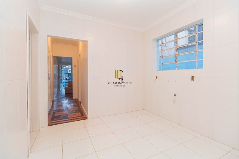 Casa 6 dormitórios no bairro Santana
