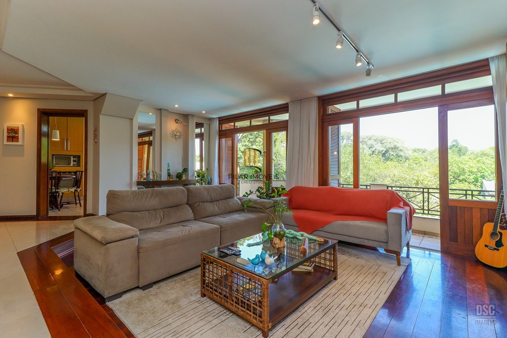 Casa 4 dormitórios no bairro Ipanema