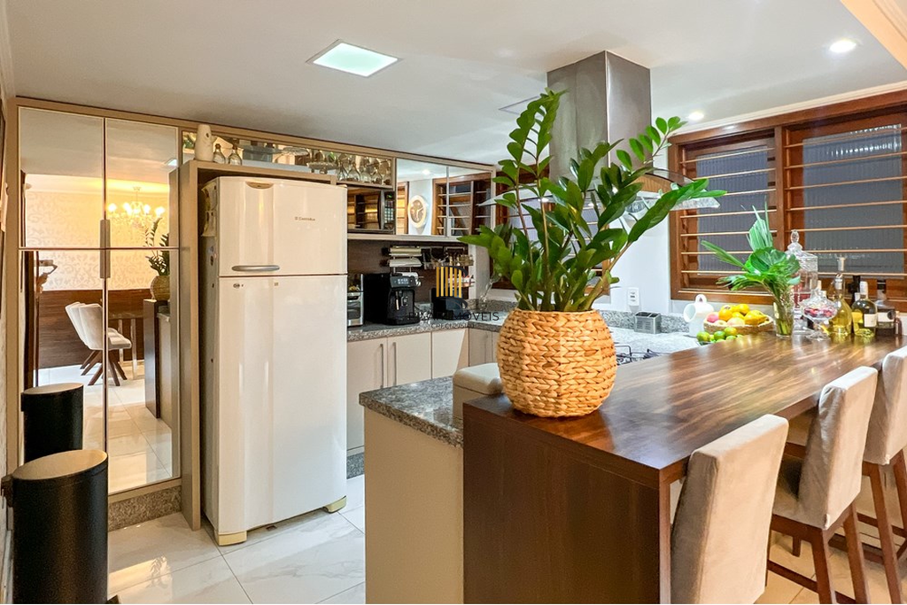 Casa 4 dormitórios no bairro São José