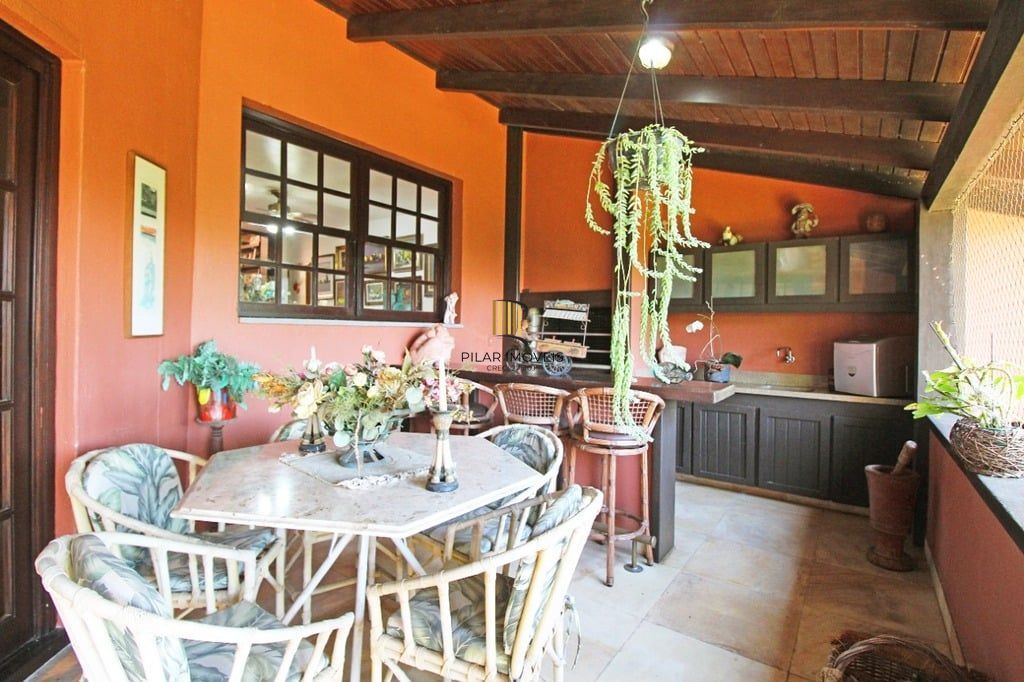 Casa de Condomínio 4 dormitórios no bairro Santa Tereza