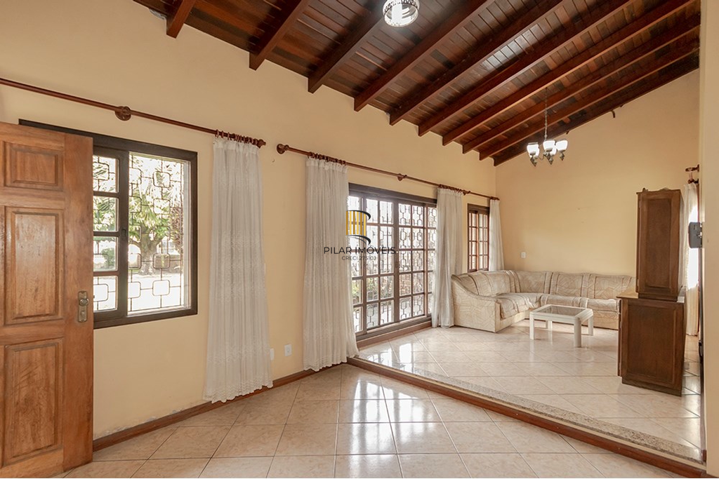 Casa 4 dormitórios no bairro Cavalhada