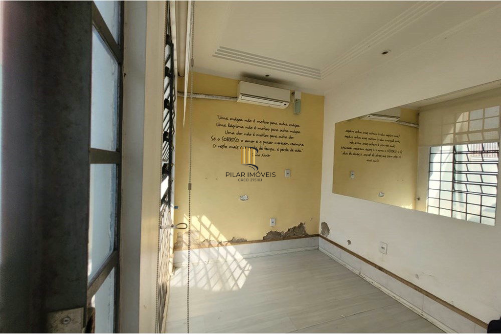 Casa 3 dormitórios no bairro Menino Deus