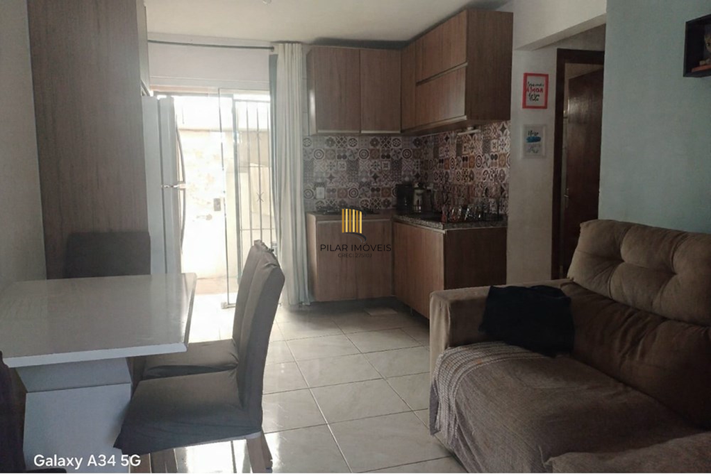 Casa 2 dormitórios no bairro Jardim Algarve