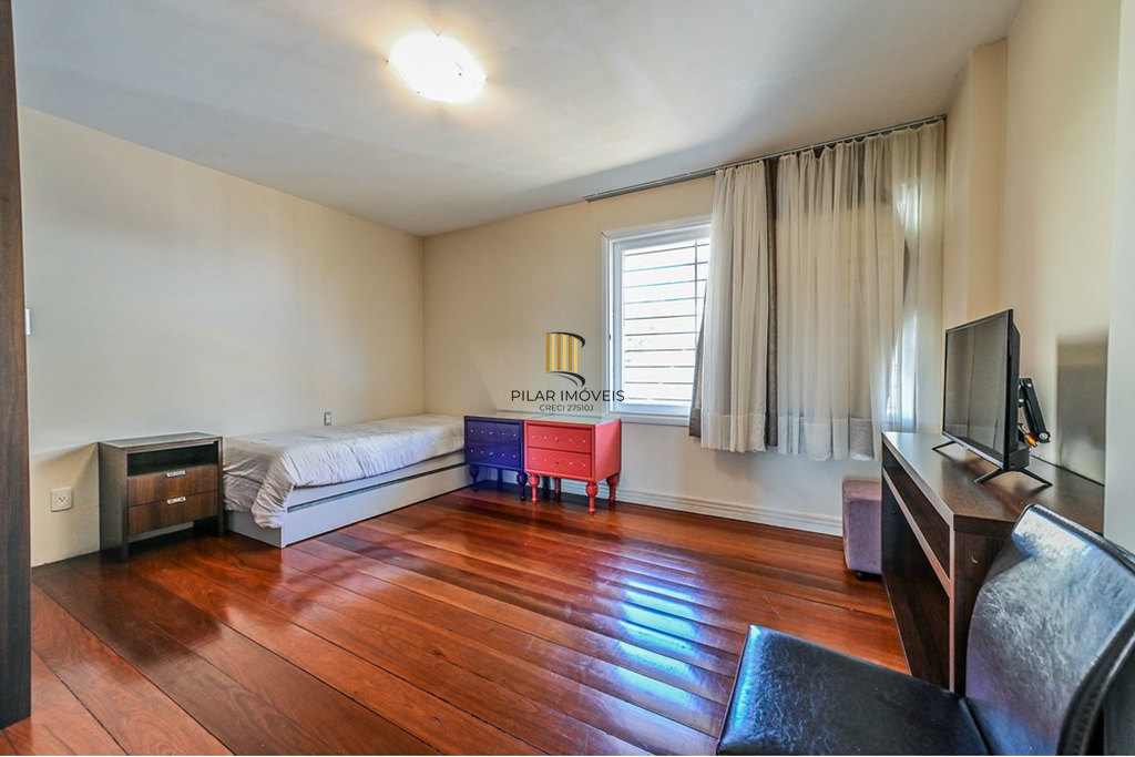 Casa 4 dormitórios no bairro Morro Santana