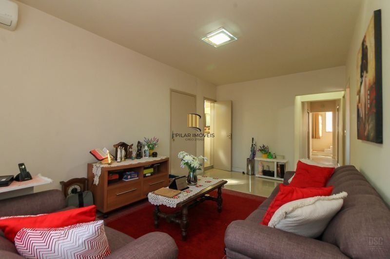 Casa 7 dormitórios no bairro Nonoai