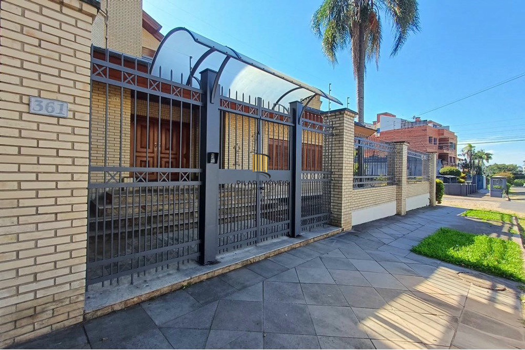 Casa 4 dormitórios no bairro Partenon