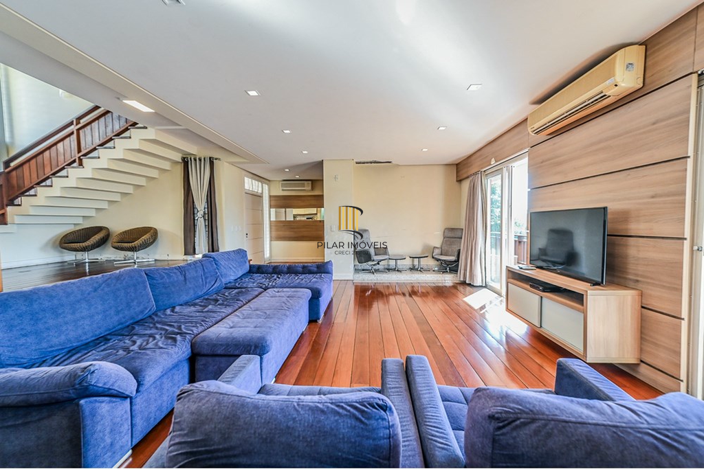 Casa 4 dormitórios no bairro Morro Santana