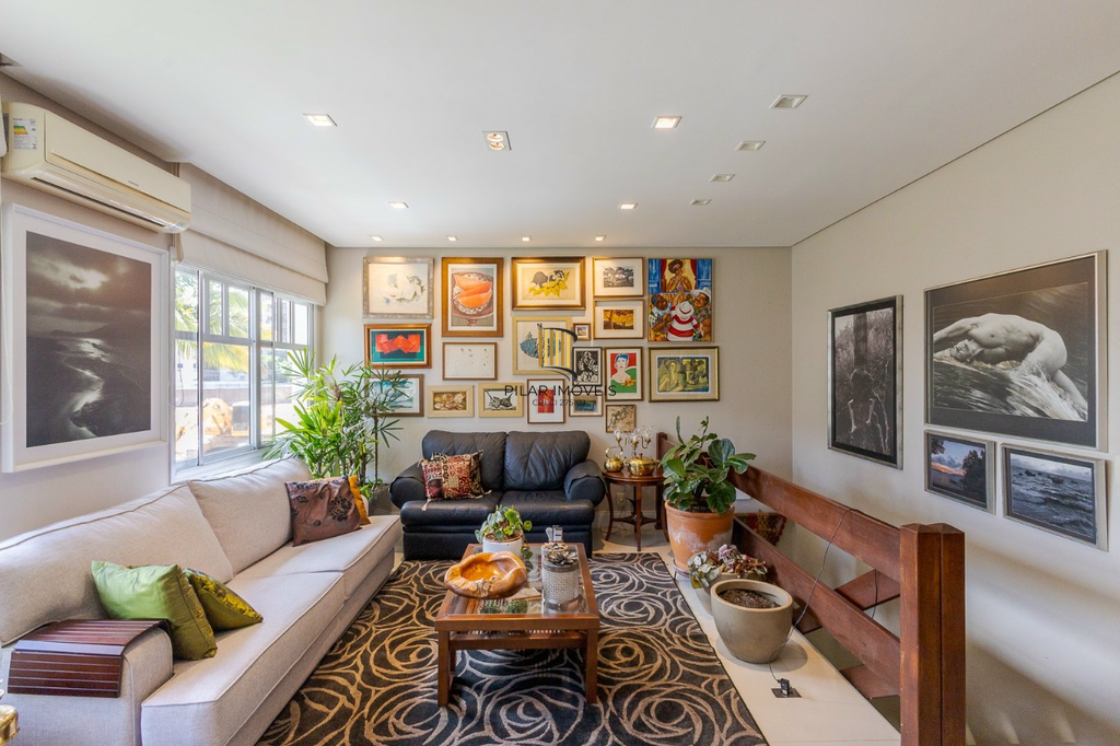 Casa de Condomínio 3 dormitórios no bairro Jardim Carvalho