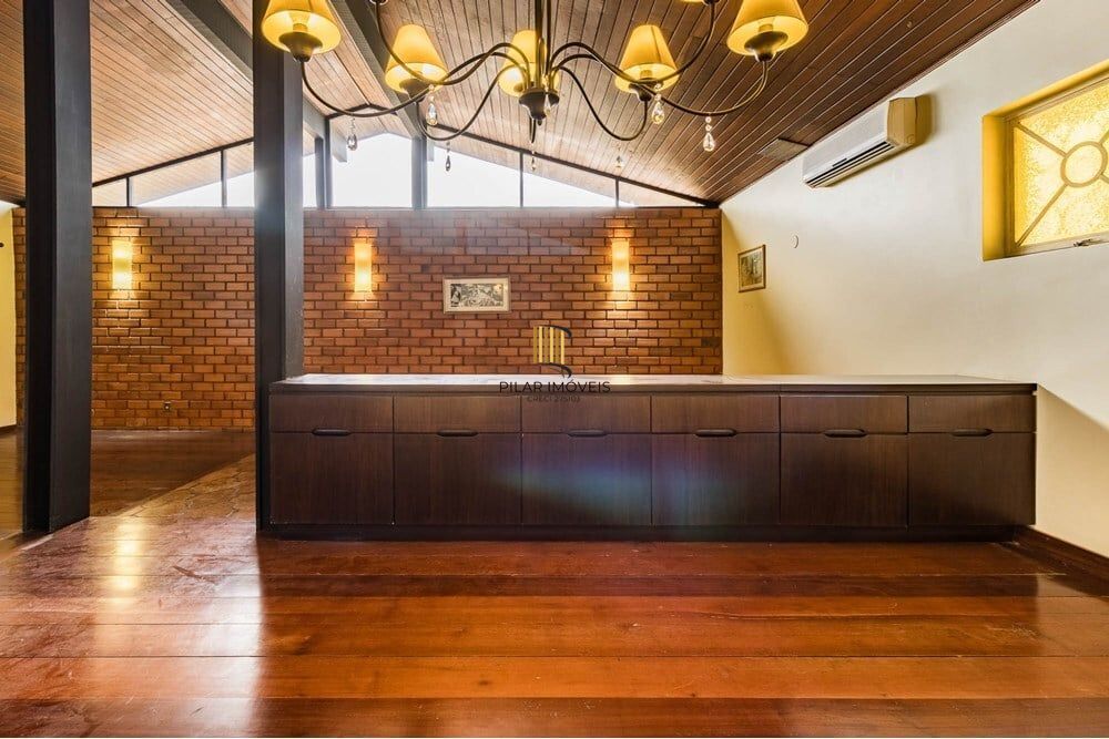 Casa 4 dormitórios no bairro Jardim Lindóia