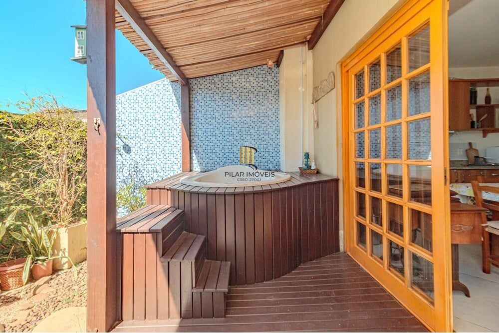 Casa 3 dormitórios no bairro Chácara das Pedras