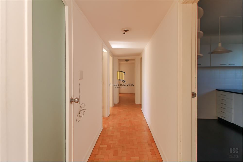 Apartamento 4 dormitórios no bairro Centro Histórico