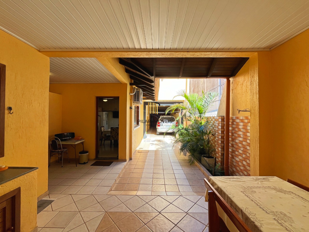 Casa 3 dormitórios no bairro Santana
