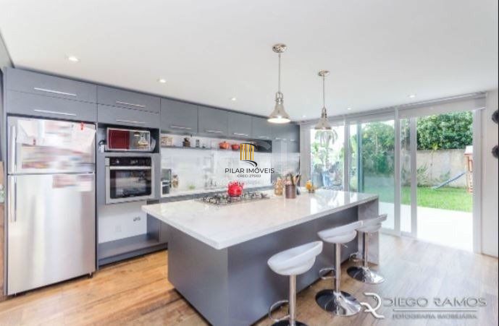 Casa 3 dormitórios no bairro Teresópolis