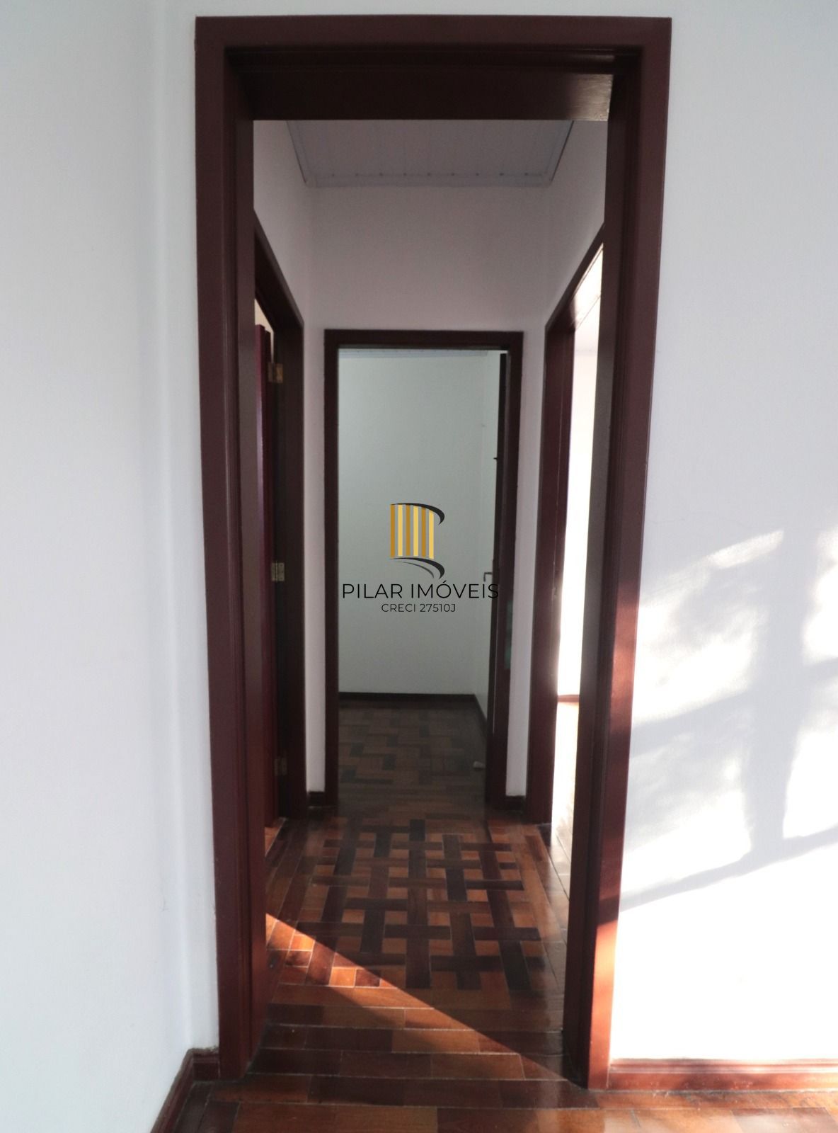 Apto no IAPI, 02 dorm com vaga de garagem