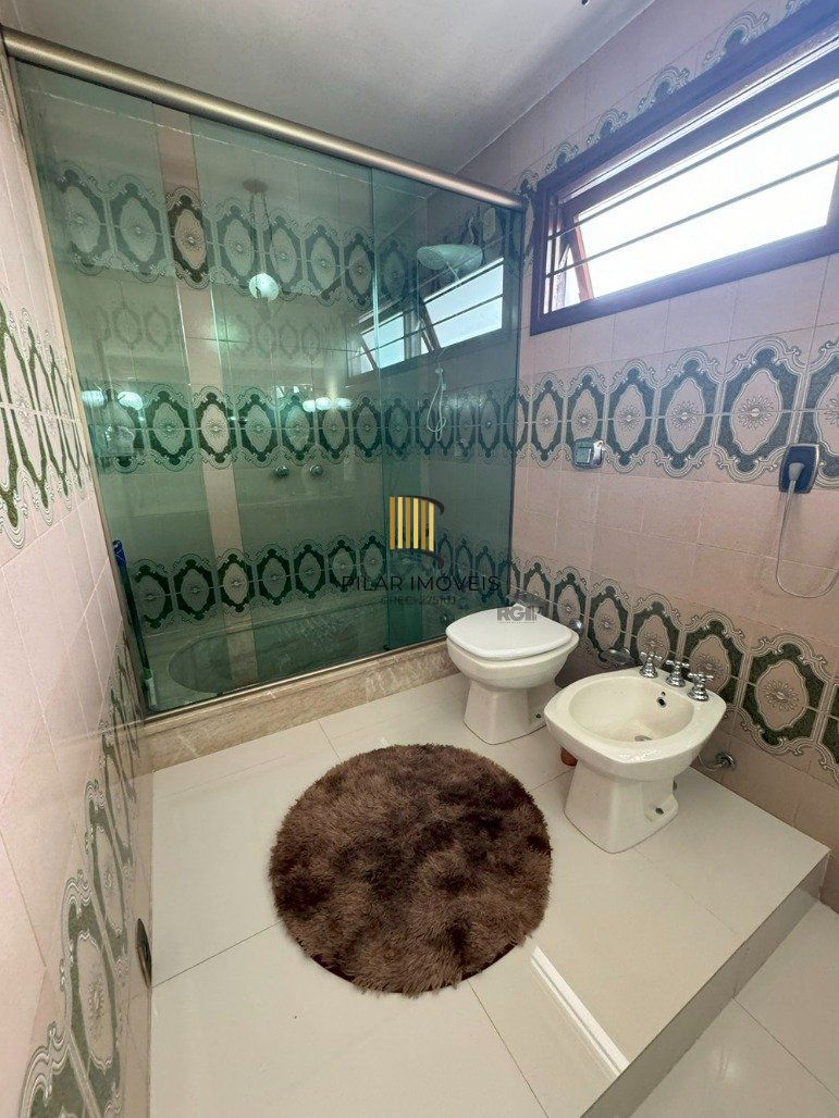 Casa com 4 dormitórios (1 sendo suíte) por R$ 2.800.000,00 na Rua Vasco Alves nº 1225- Centro- Santana do Livramento-RS