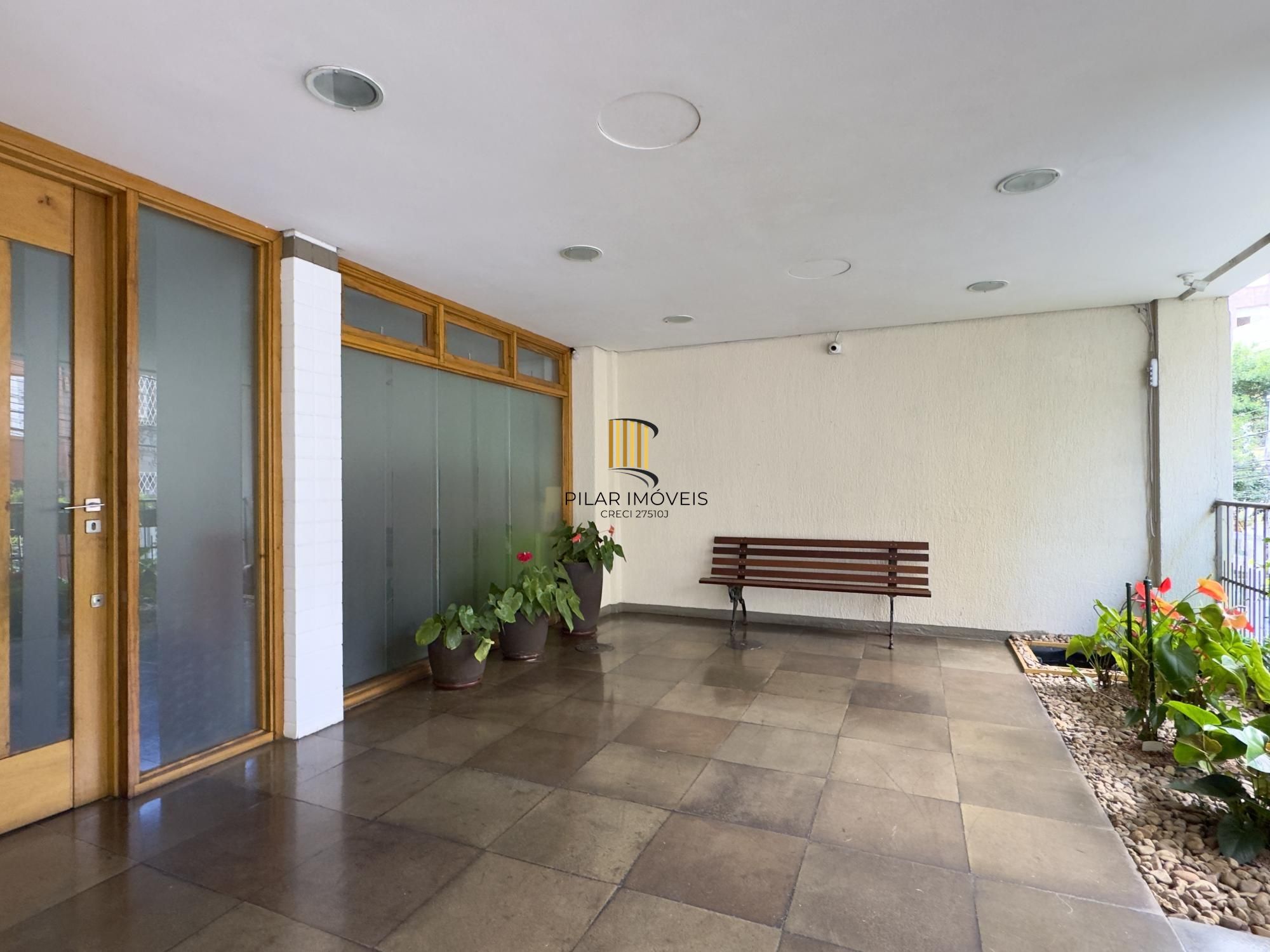 Apartamento de 1 dormitório, em andar alto, vista definida no Centro Histórico