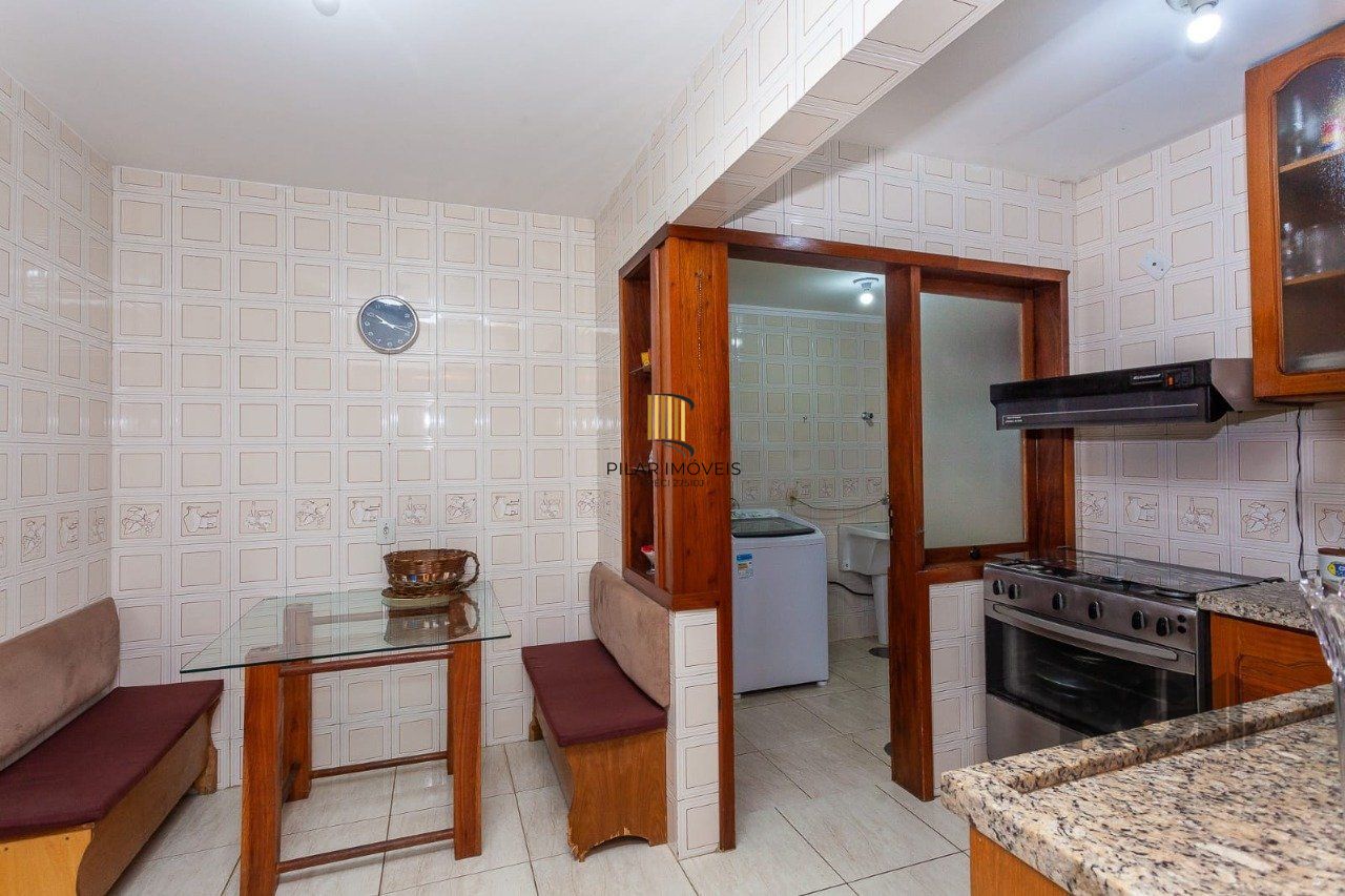 Apartamento semi mobiliado, 3 dormitórios, 1 suíte, vaga de garagem, Bairro Eunice Nova