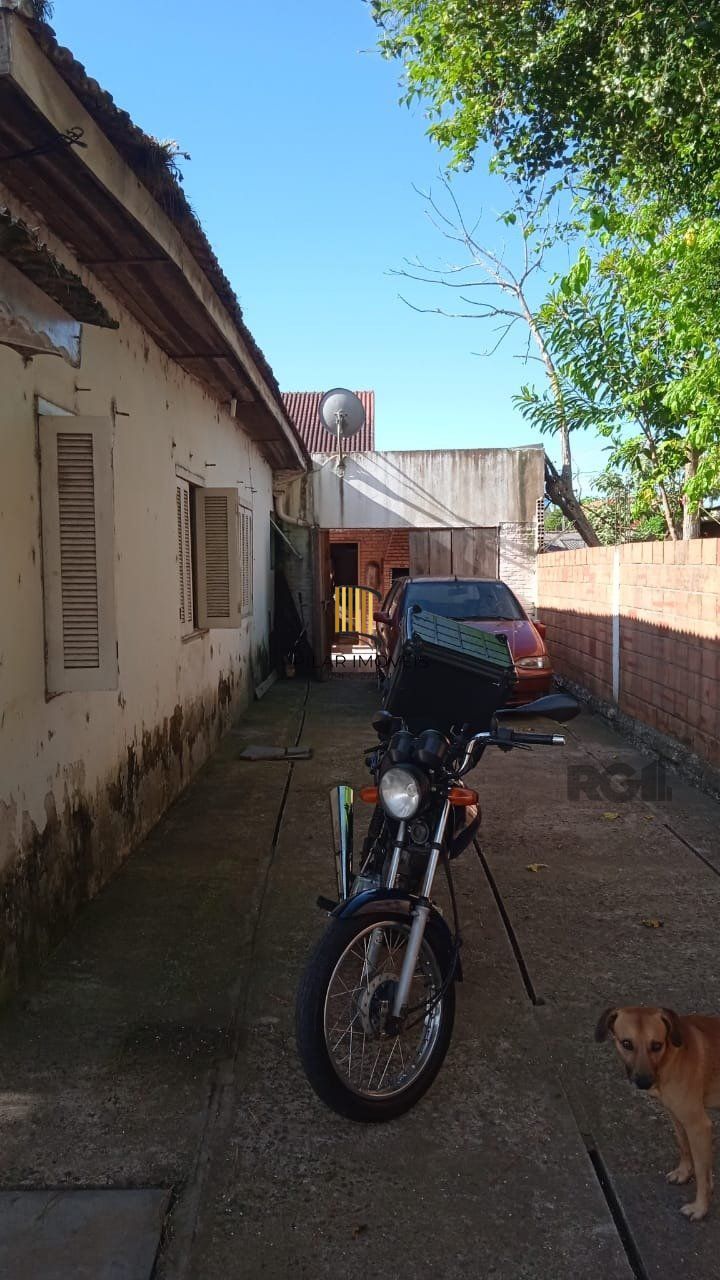 Casa 3 dormitórios, vagas de garagem, Bairro Vila Cachoeirinha