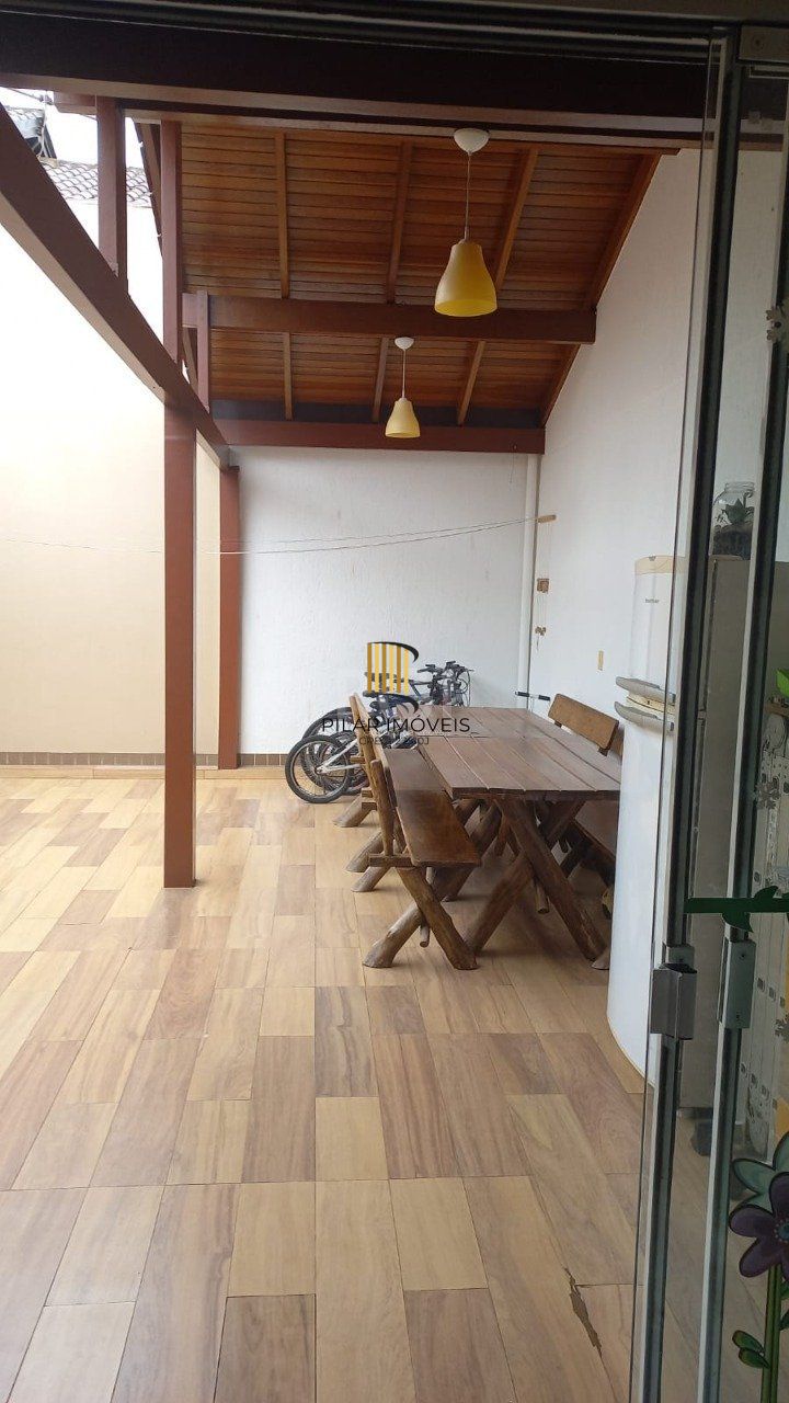 Casa para Venda - 135m², 3 dormitórios, sendo 1 suites, 2 vagas - Vale Do Sol
