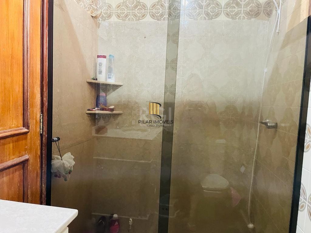 Casa semi mobiliada, 3 dorms, 3 vagas de garagem, Bairro Ponta Porã