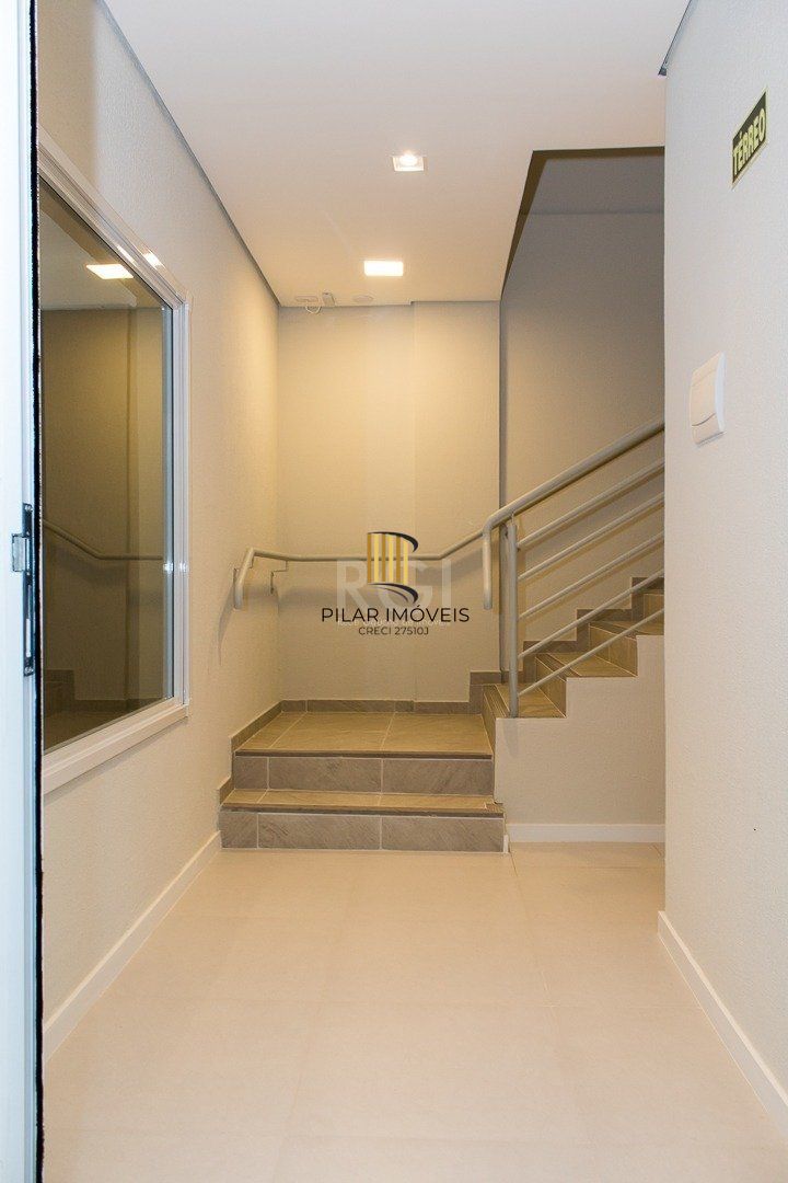 Apartamento 2 dormitórios no bairro Vila Monte Carlo