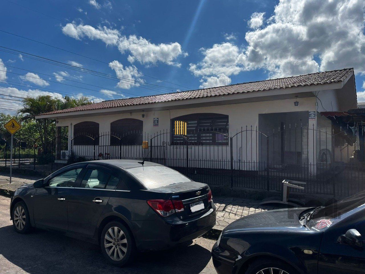 Casa 3 dormitórios, 2 vagas, Bairro Princesa Izabel