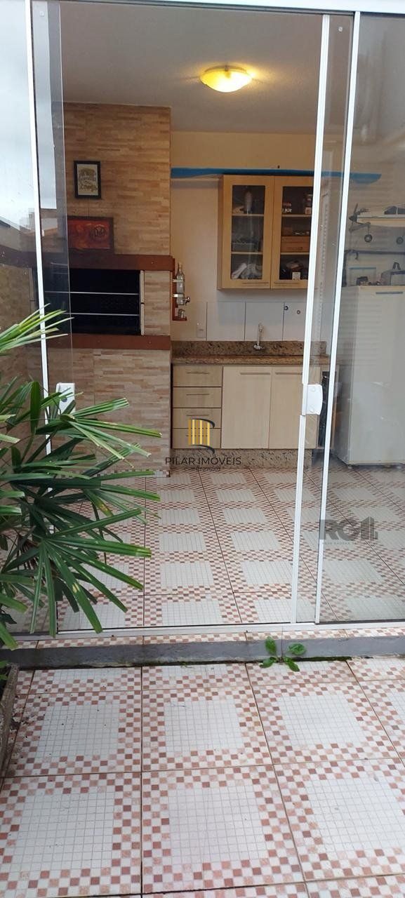 Apartamento térreo, 2 dormitórios, 2 vagas, Bairro Vila Cachoeirinha