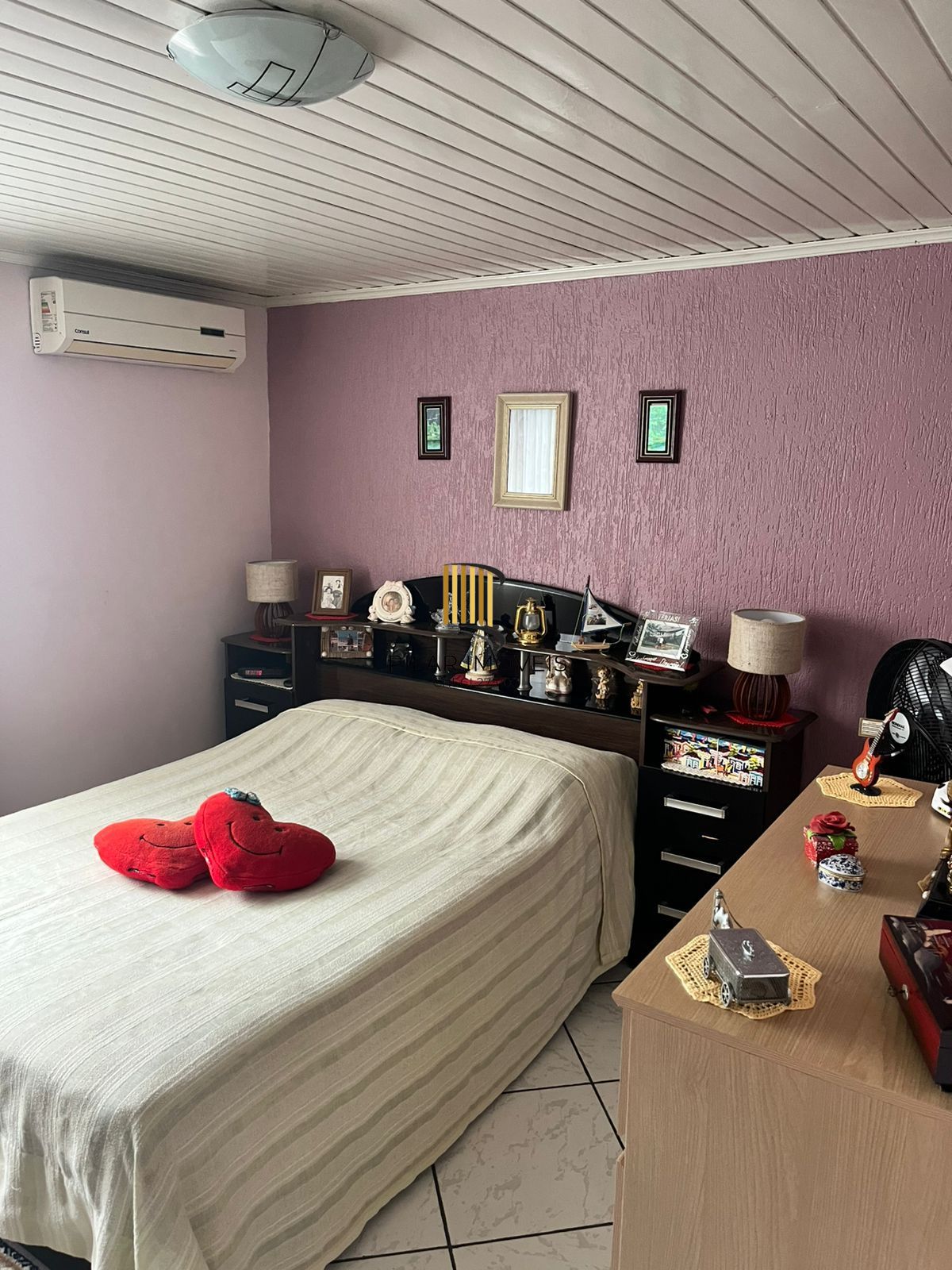 Casa 3 dormitórios, 1 suíte, 2 vagas, Bairro Parque Florido