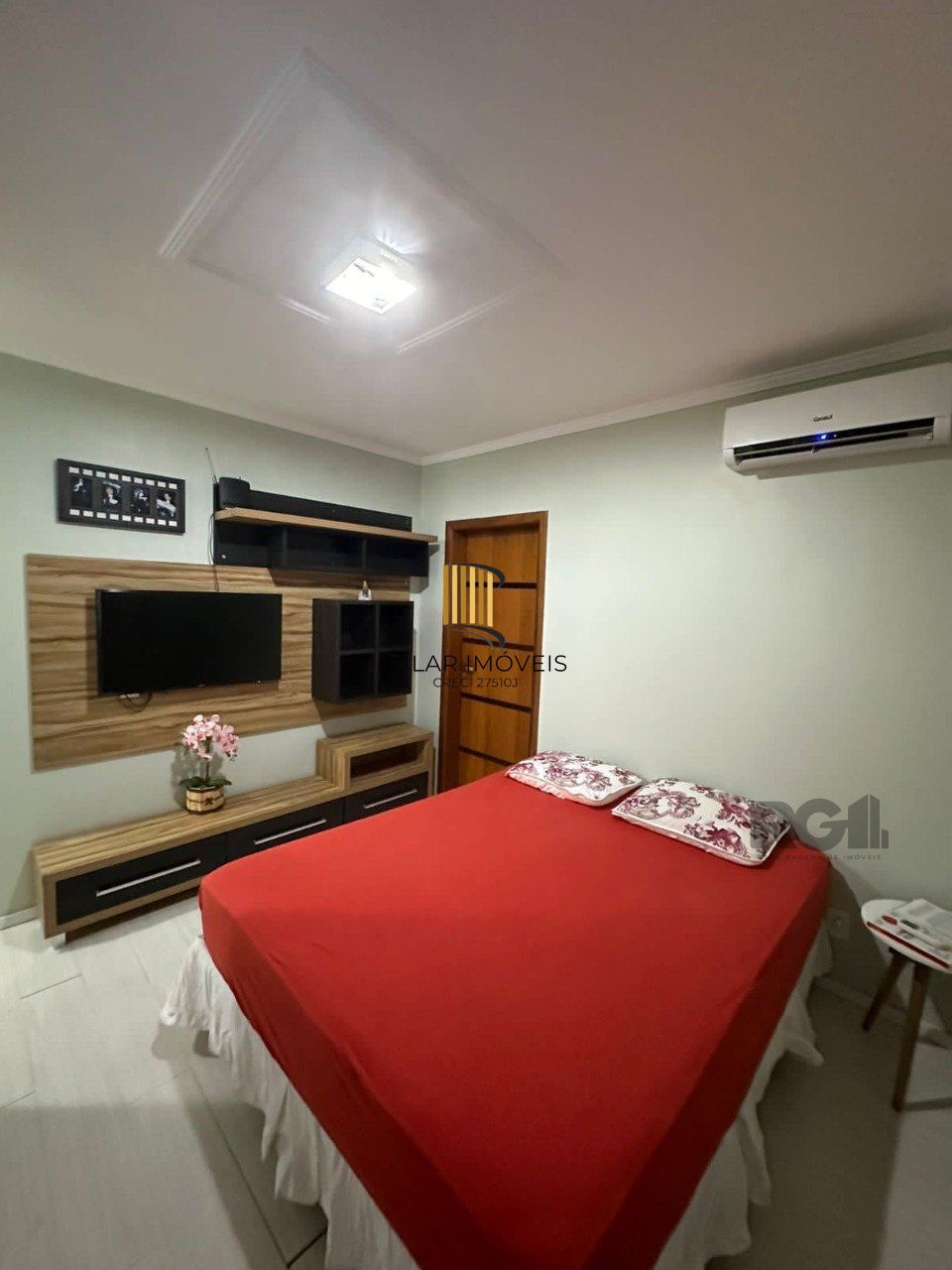 Apartamento cobertura 3 dormitórios, 1 suíte, vaga de garagem, Bairro Vila Cachoeirinha