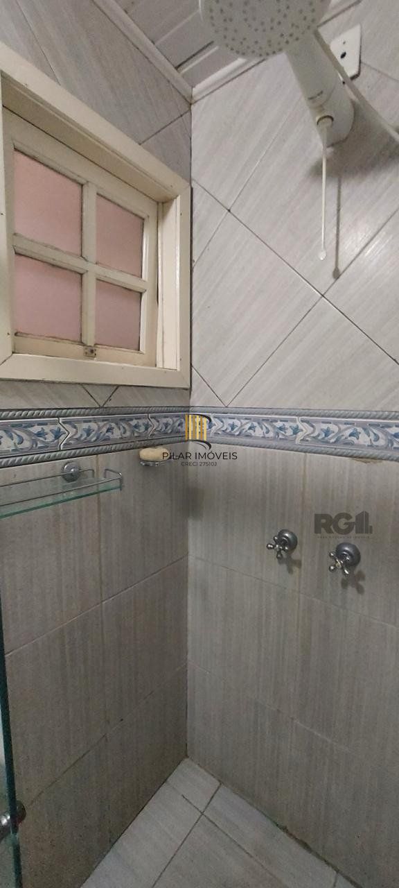 Apartamento térreo, 2 dormitórios, 2 vagas, Bairro Vila Cachoeirinha