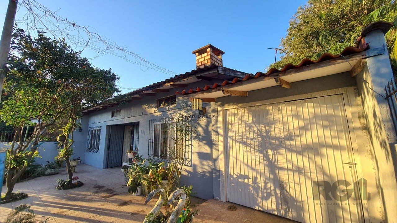 Casa 2 dormitórios, 1 suíte, vaga de garagem, Bairro Nova Cachoeirinha